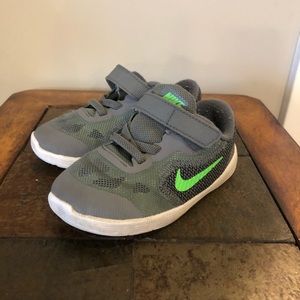 Nike cute and casual toddler boys sneakers.